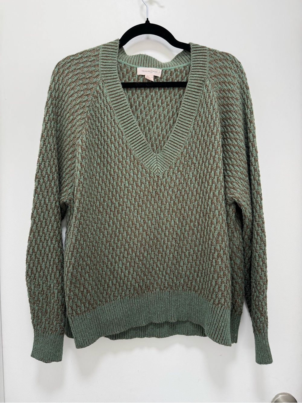 Treasure & Bond Olive Green Textured V-Neck Sweater